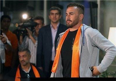 ستاره های دنیای فوتبال که تاکنون به ایران آمده اند