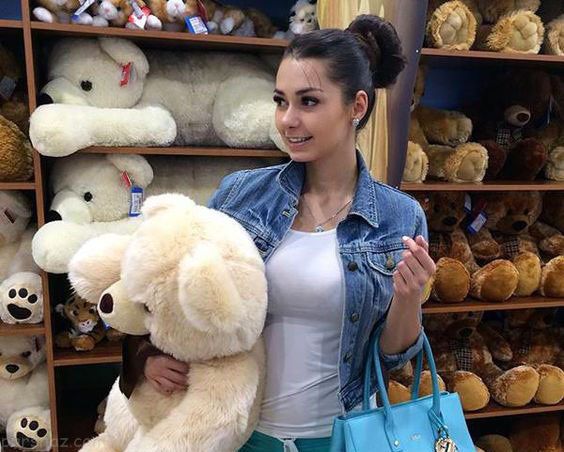 رابطه فوتبالیست مشهور و مانکن روسی جنجالی شد رابطه فوتبالیست مشهور و مانکن روسی جنجالی شد