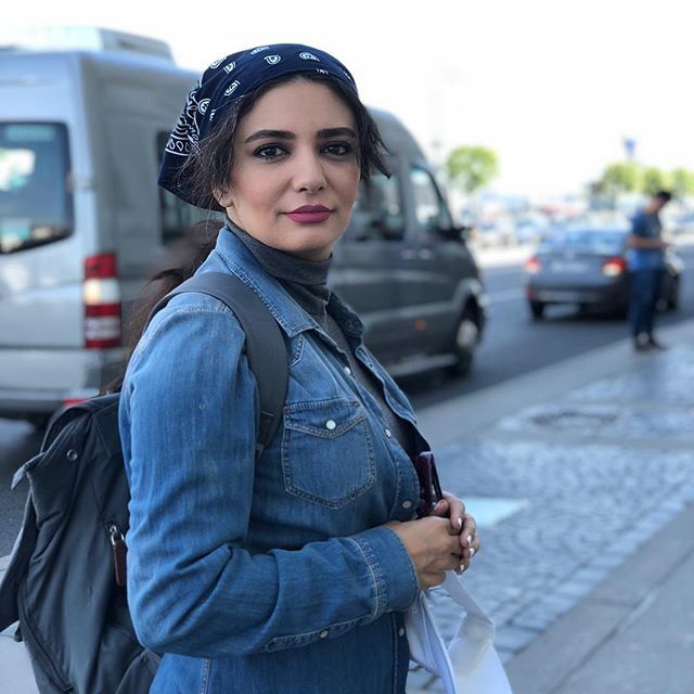 کافه اینستا با لیندا کیانی دختر جذاب و بی حاشیه +عکس