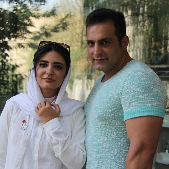 کافه اینستا با لیندا کیانی دختر جذاب و بی حاشیه +عکس