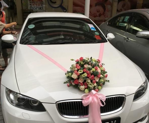 تزئینات ماشین عروس با بادکنک و گل برای انواع ماشین ها