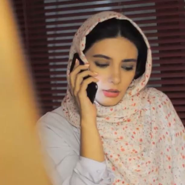 کافه اینستا با لیندا کیانی دختر جذاب و بی حاشیه +عکس