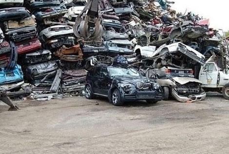پایان راه یک اتومبیل زیبای BMW
