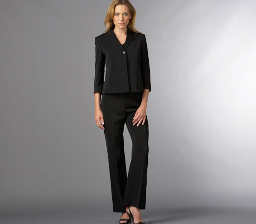 کت و شلوار زنانه در طرح های متنوع و جدید