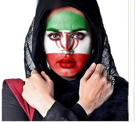 الناز شاکردوست با نقاشی پرچم ایران روی صورتش