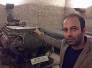 عکس خبرنگار معروف ایرانی با قلب پادشاهان