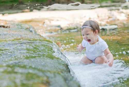 عکس های دیدنی و پر انرژی بچه های ناز و مامانی