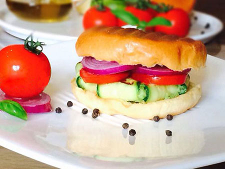 طرز پخت برگر كدو و پنير