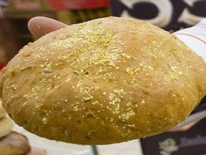 نان سنتی به ارزش 500 هزار تومن! +عکس