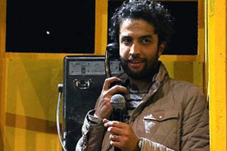 بنیامین بهادری در تلفن همگانی! +عکس