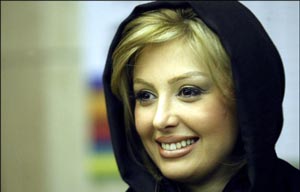 خانم بازیگر و گربه پشمالویش +عکس