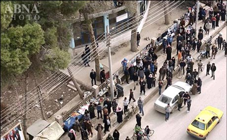 عکس های قتل فجیع یک پیرمرد به اتهام لواط توسط داعش (+18)