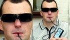 سرباز کوری که به کمک استفاده زبانش نگاه می کند!!