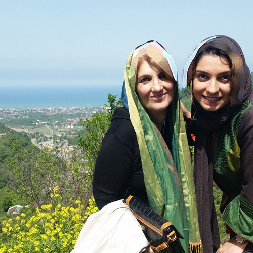 چهره های مشهور ایرانی در کنار پدر و مادرشان