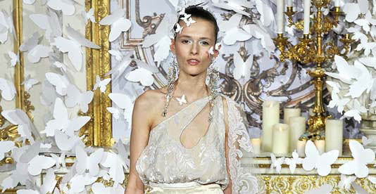 لباس عروس طرح پروانه برند Alexismabille