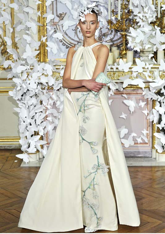 لباس عروس طرح پروانه برند Alexismabille