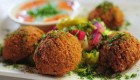 تصاویر فلافل فروشی سیار و سلف سرویس در شیراز