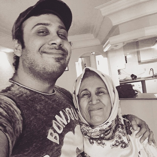 چهره های مشهور ایرانی در کنار پدر و مادرشان