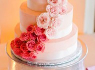 زیباترین کیک های عروسی تزیین شده با گل طبیعی