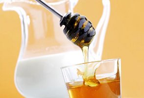خواص مصرف شیر با گلاب و عسل