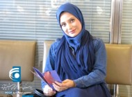 پریدن گربه روی سر صبا راد در برنامه زنده