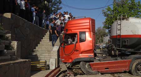 حادثه ترمز بریدن مرگبار تریلر نفتکش در سنندج