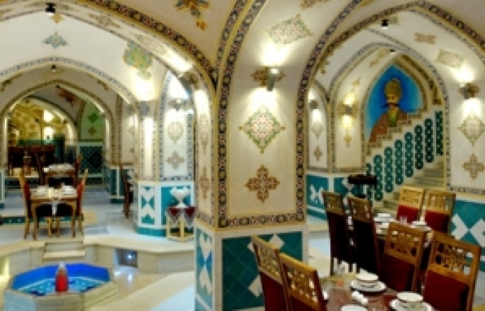 محلات اصفهان و سفره خانه های سنتی گردشگران