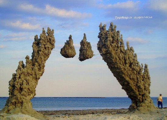 تصاویر بسیار زیبا از مجسمه های معلق شنی