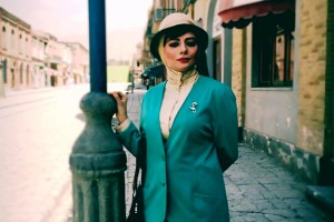 گریم وحشتناک یکتا ناصر در تئاتر مردگان بی کفن و دفن