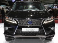 تصاویر مدلهای خانم برای تبلیغ فروش لکسوس در ایران
