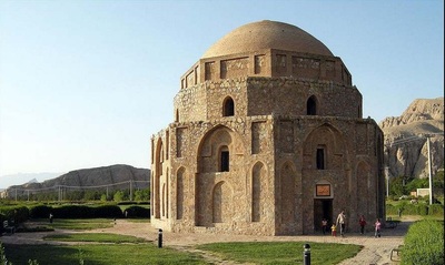 آشنایی با گنبد زیبای جبلیه