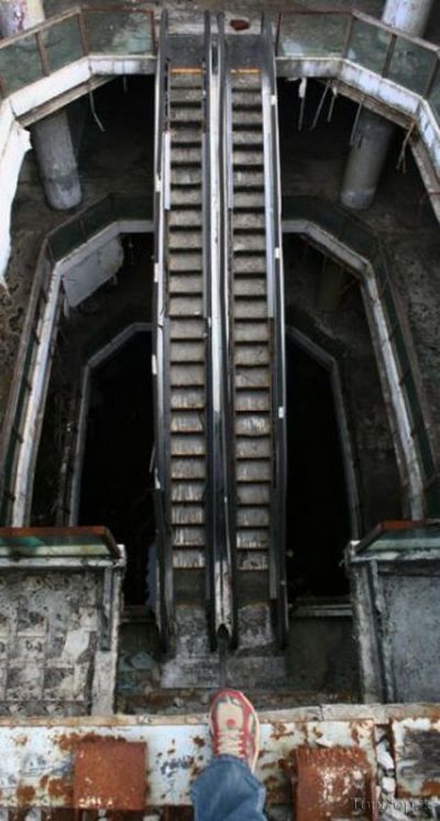 دریاچه مصنوعی ماهیان کوی در مرکز تجاری