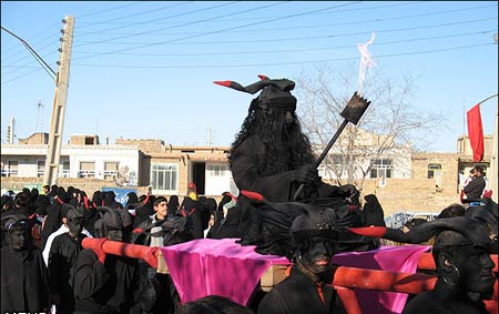 تصاویر عجیب حضور یک جن و سپاه اجنه در تعزیه کربلا