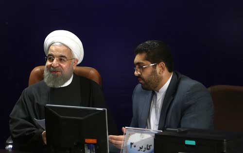 حسن روحانی در انتخابات خبرگان رهبری ثبت نام کرد +عکس