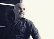خواننده محبوب تی وی پرشیا مجوز گرفت +عکس