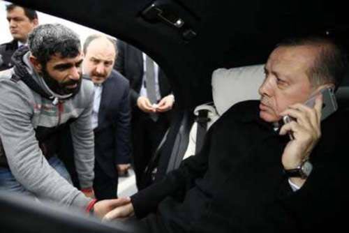 اردوغان رئیس جمهور ترکیه جوانی را از خودکشی نجات داد +عکس