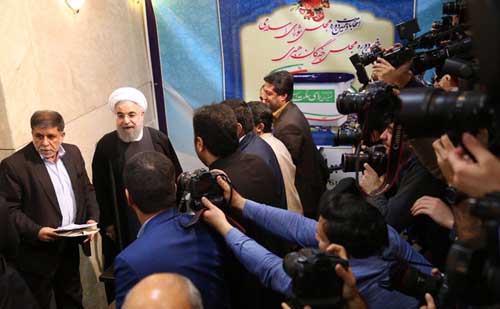 حسن روحانی در انتخابات خبرگان رهبری ثبت نام کرد +عکس