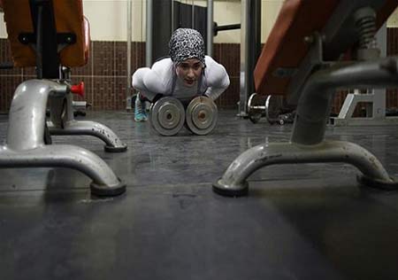 هیکل جذاب دختر بدنساز مسلمان +عکس