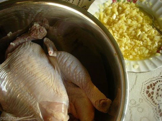 روش پخت مرغ شکم پر به طور کامل