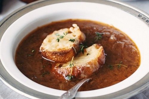 طرز تهیه سوپ پیاز کشور فرانسه