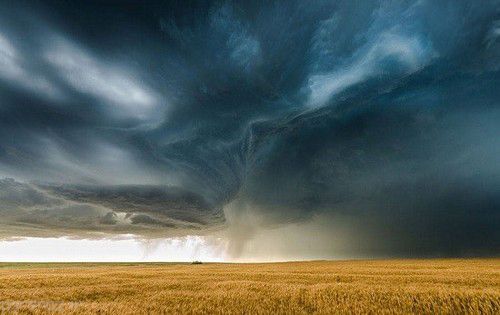 تصاویری از خشم طبیعت با تورنادو در آمریکا