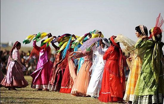 لباس سنتی زنان ایرانی را ببینیم