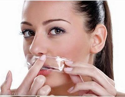 روشی برای از بین بردن موهای پشت لب
