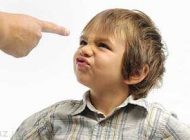 با فرزند پرخاشگر چگونه برخورد کنیم؟