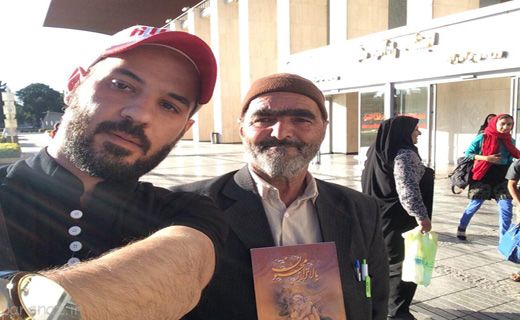 مهمان محبوب ماه عسل مشغول دستفروشی +عکس