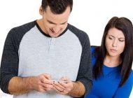 چک کردن موبایل همسر خوب یا بد؟