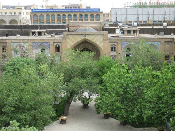 سفر به مشهد هم زیارت هم گردش