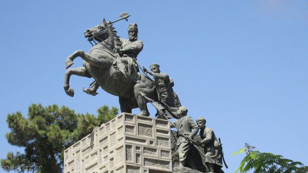 سفر به مشهد هم زیارت هم گردش