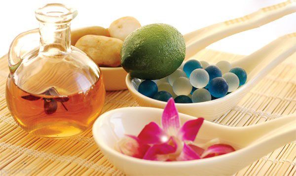 در خانه خودتان عطر بسازید و لذت ببرید در خانه خودتان عطر بسازید و لذت ببرید
