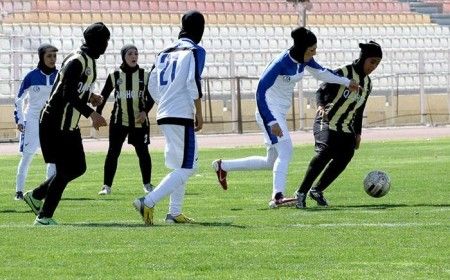 فوتبال جذاب دختران در شیراز +عکس